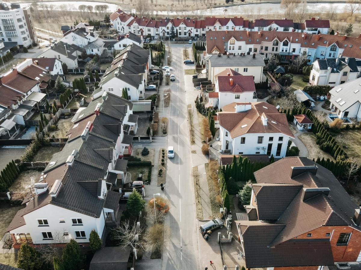 More homes are selling than this time last year –&nbsp;Zoopla
